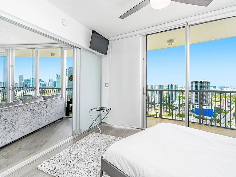 1750 N Bayshore Dr #3914 — Photo 14