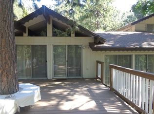 24655 San Moritz Dr, Crestline, CA 92325