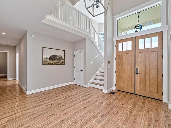 4th image of 105 Calwell Ct