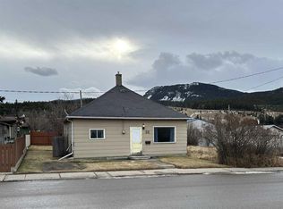 7526 N 18th Ave, Crowsnest Pass, AB T0K 0M0