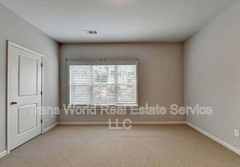 4648 Pine St SE — Photo 41