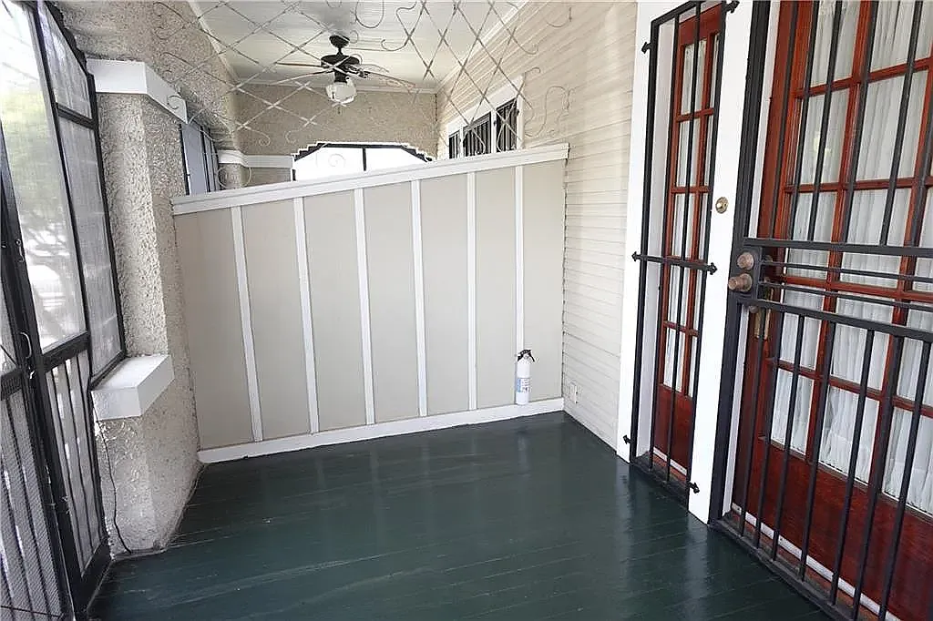 2 bed, 1002 sqft, $2,000 — Photo 3