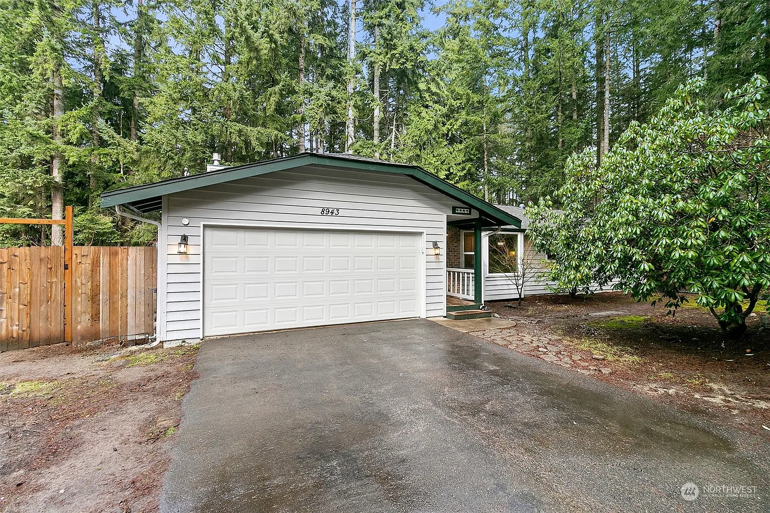 8943 Bedrock Place SE photo 1