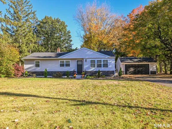 6 Manor Court, North Haven, CT 06473