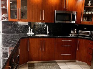 20200 W Country Club Dr APT 120, Aventura, FL 33180