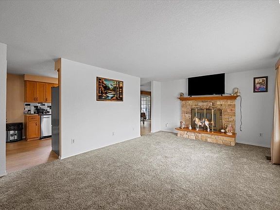 4th image of 1804 W 10th Ave