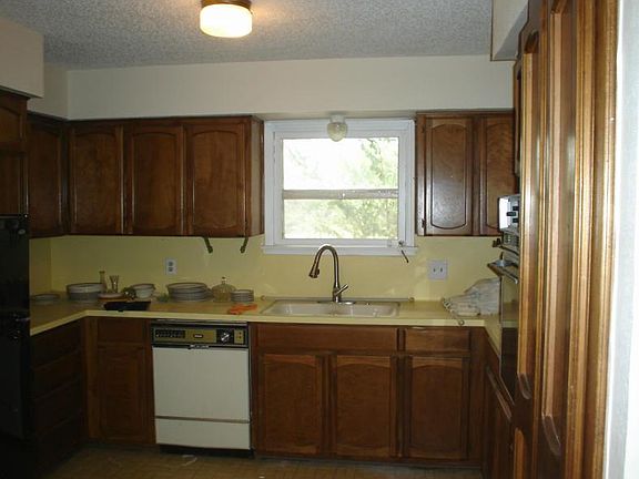 5th image of 317 Paloma St