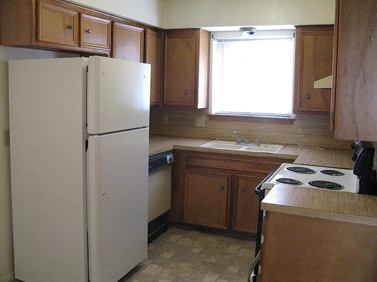 410 SE 6th St — Photo 8