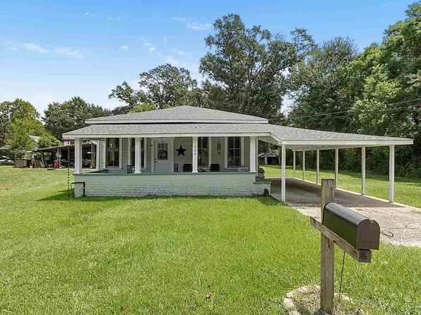 220 Bonifay St, Flomaton, AL 36441
