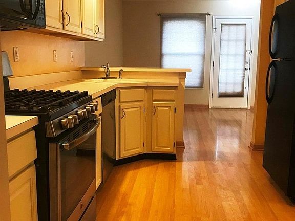 4th image of 205 Manahan Ct