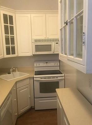 2nd image of 85 Mount Vernon St #1