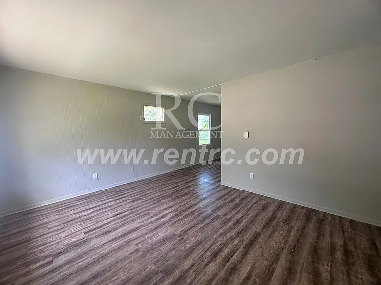 1213 Giddings St — Photo 6