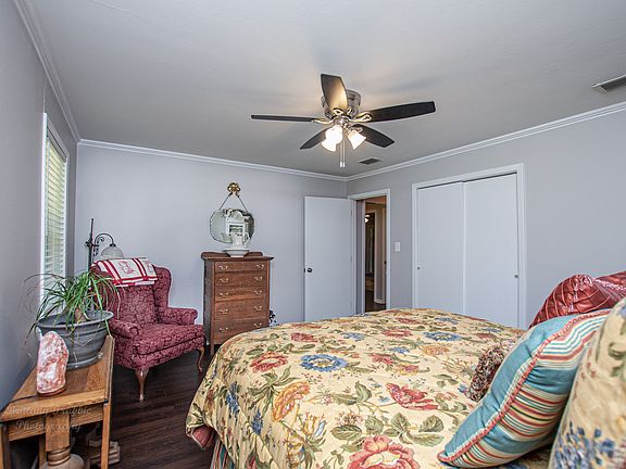 5th image of 1701 Abernathy St
