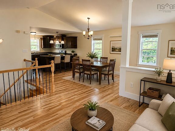 3rd image of 10 Hayley Ln