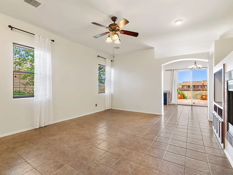 6913 E Voltaire Dr — Photo 6