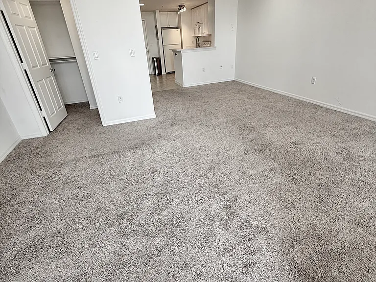 255 Evernia St #615 — Photo 11