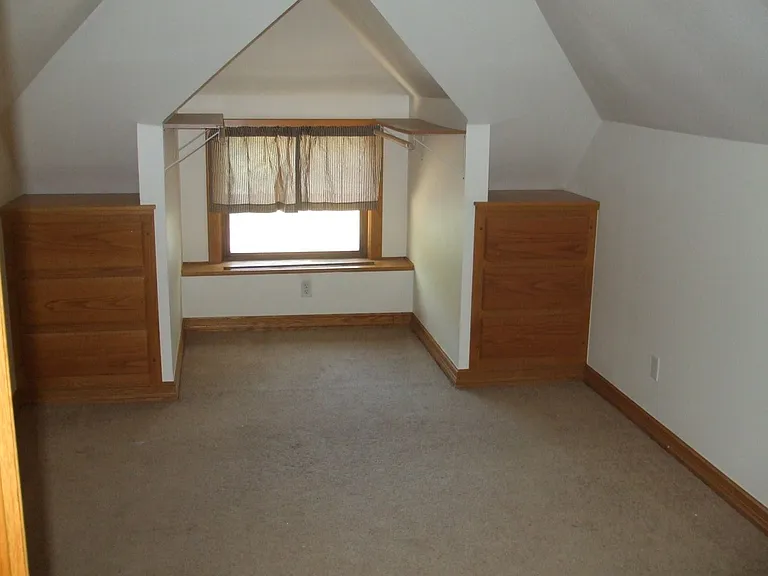 669 S Sherman St — Photo 9