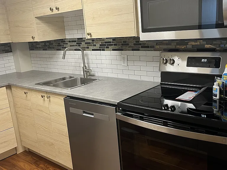 158 C McArthur Ave #Penthouse 6 — Photo 9