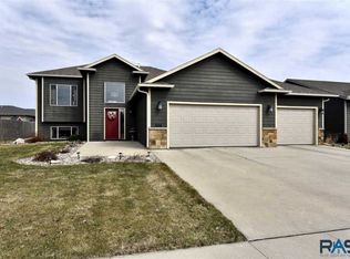604 S Columbia St, Harrisburg, SD 57032