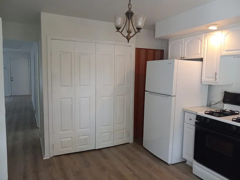 249 Garfield Ave — Photo 4