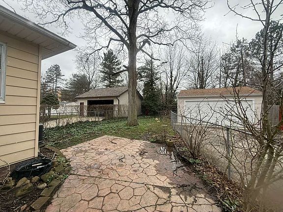 3rd image of 1612 Parker Dr