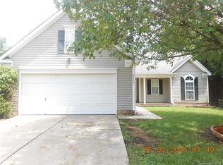 9713 Northwoods Forest Dr, Charlotte, NC 28214
