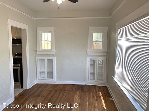 3rd image of 1509 E 9th St #7293878