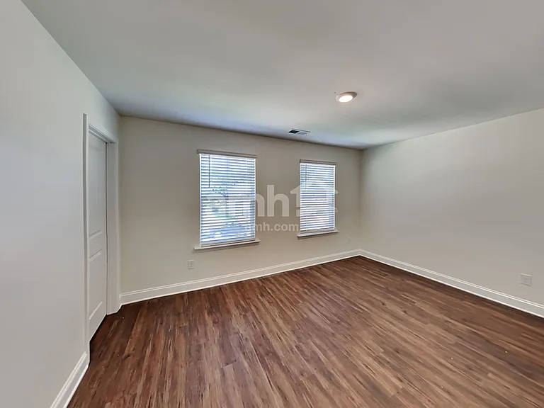 556 Rivermist Dr — Photo 14