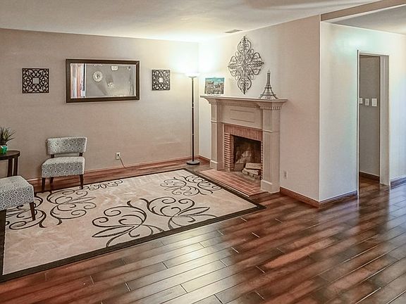 5th image of 718 Groton Dr