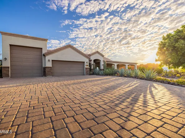 2280 W MCKELLIPS Boulevard, Apache Junction, AZ 85120