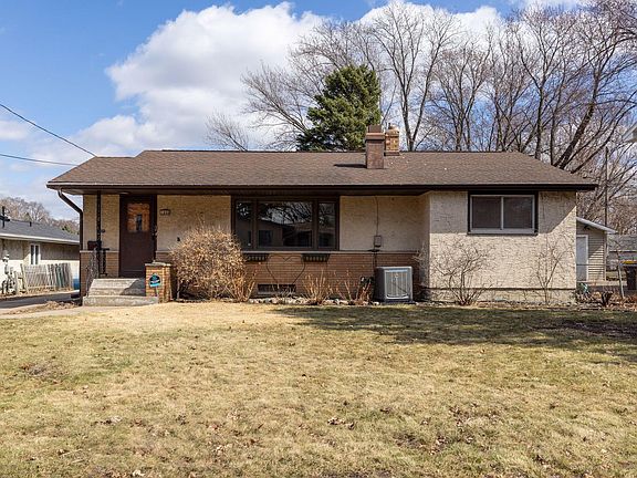 2nd image of 1096 Carrie St