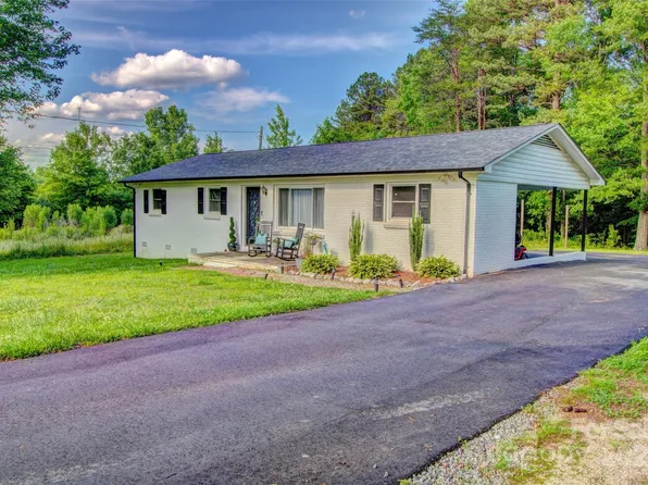 222 Newbold St, Lincolnton, NC 28092