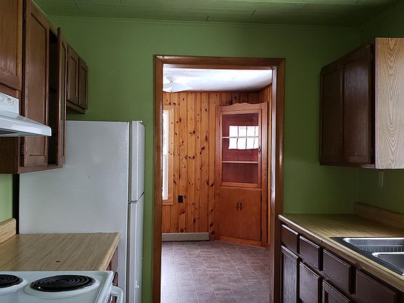 2nd image of 418 Emmett St