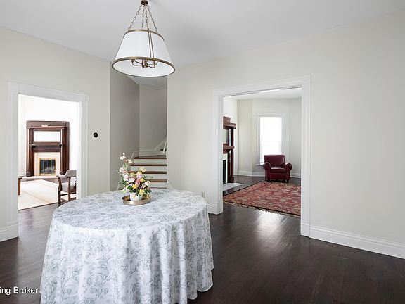 2nd image of 202 Crescent Ct