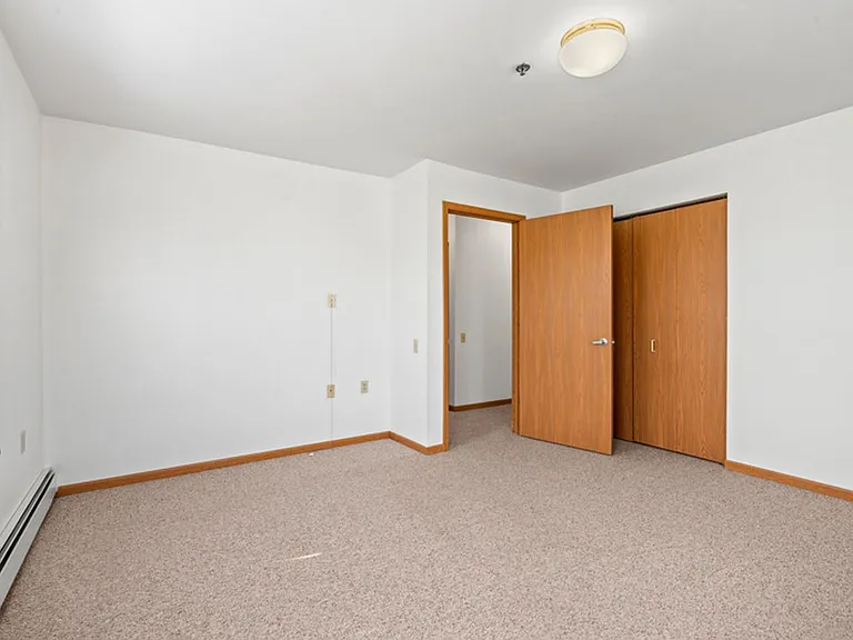 1085 Jaystone Ter — Photo 18
