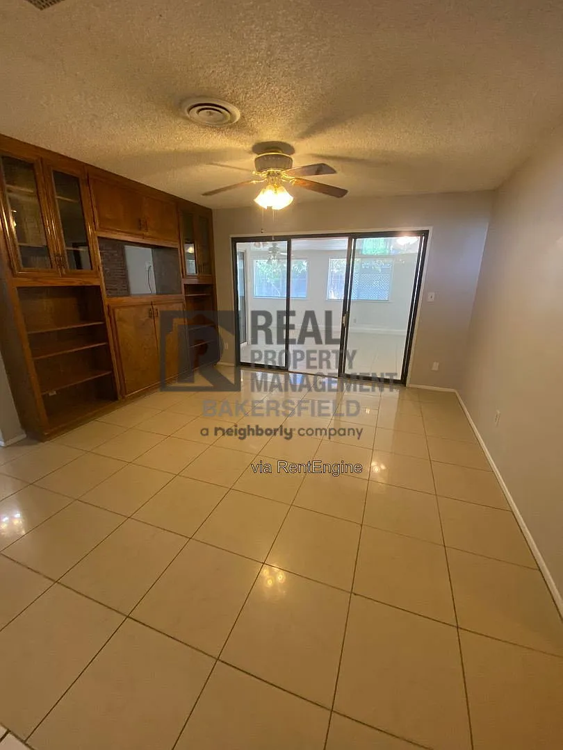 3 bed, 2.0 bath, 2021 sqft, $2,375 — Photo 3