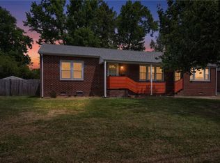 25 Ballard Rd, Newport News, VA 23601