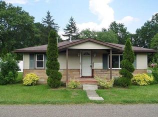17596 Lundys Ln, Lake Milton, OH 44429
