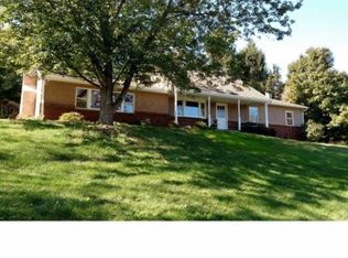 73 Ealer Hill Rd, Kintnersville, PA 18930