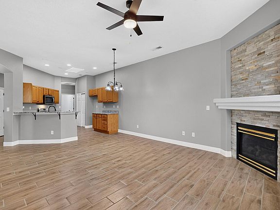 5th image of 3120 Renaissance Loop SE