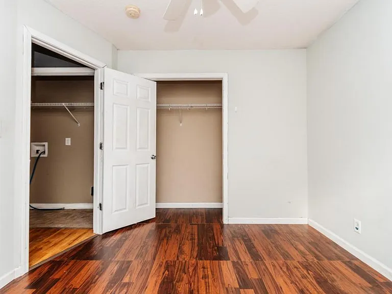 132 Coronation Dr — Photo 12
