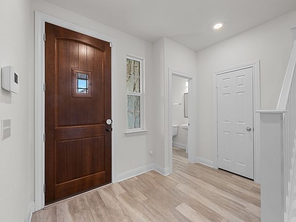 5th image of 528 Ayinger Ln