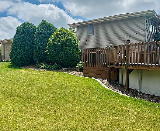 4th image of 17002 Ozark Ave