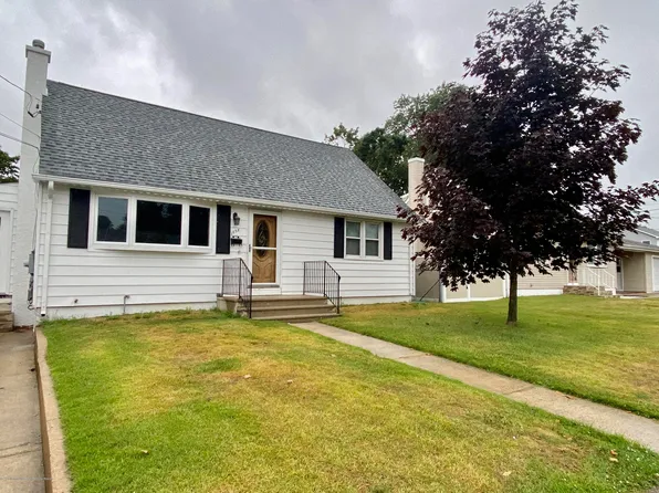 1858 Arena Dr, Hamilton, NJ 08610