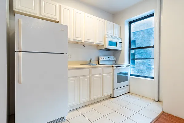 Rented by Julianna Realty Corp | media 17