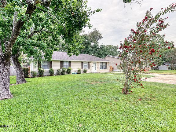 2nd image of 101 Pittman Dr