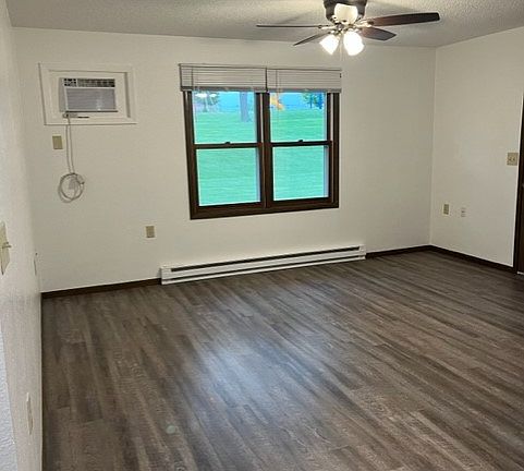 2nd image of 305 Maple St #13-16-12