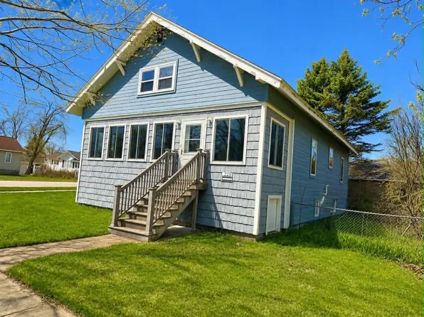 925 & 929 S 2nd Ave, Alpena, MI 49707