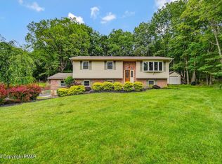 1340 Grand Mesa Dr, Effort, PA 18330