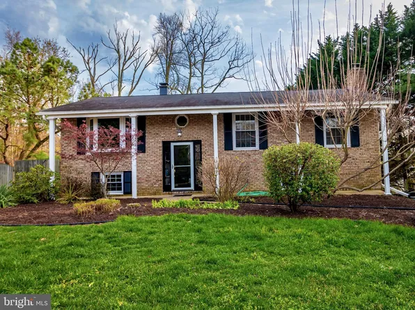 1535 Long Point Rd, Pasadena, MD 21122